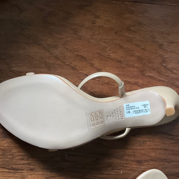 SCHUTZ Women's Elegant Tan Sandals - Picture 3 of 3